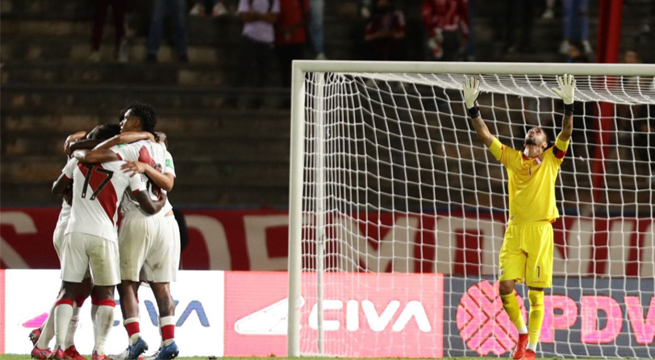Cuatro jugadores de la selección peruana presentes en el once ideal de la fecha de la Conmebol