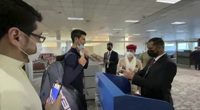 “Eres un rey”: deportado Novak Djokovic recibe bienvenida en Serbia