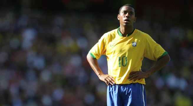 Italia emite una orden de detención internacional contra el brasileño Robinho