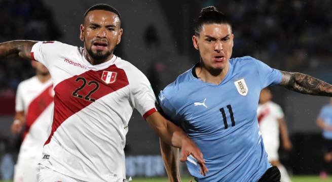 Alexander Callens sobre gol no convalidado en Perú vs Uruguay: “el árbitro me dice que sí lo revisó”