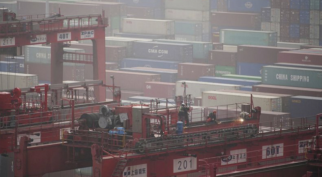 Exportaciones chinas se ralentizan con la guerra en Ucrania como riesgo añadido