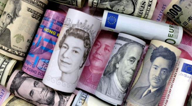 Guerra en Ucrania empuja al euro bajo los 1,10 dólares por primera vez en dos años