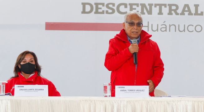 Aníbal Torres desde Huánuco: “¿Quién ha recibido un táper para asistir a esta reunión?”