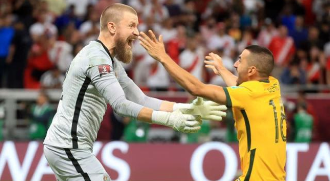 “No soy un héroe”, dice arquero bailarín tras darle a Australia clasificación al Mundial