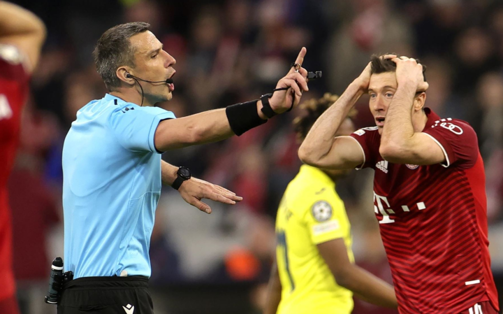 Perú vs Nueva Zelanda arbitro