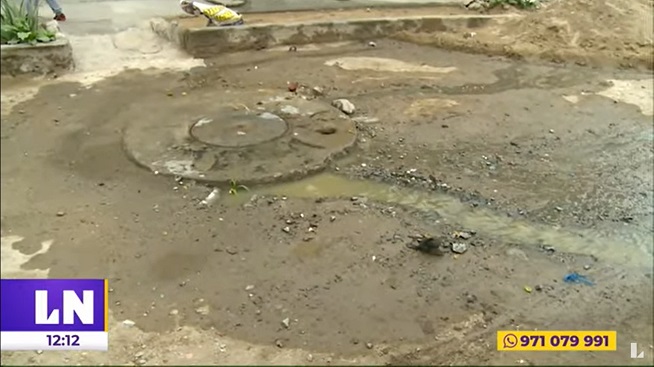 Trujillo: aniego de aguas servidas afecta calle y cancha deportiva en El Porvenir