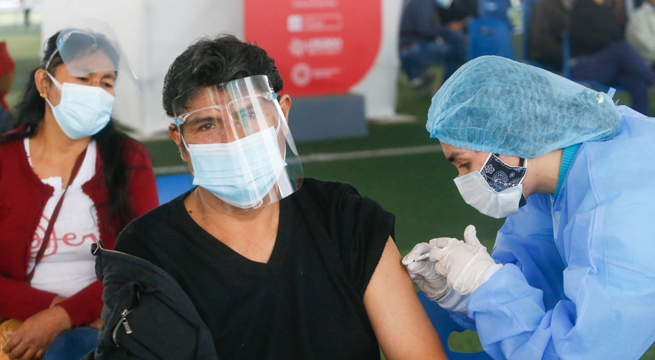 Mayores de 30 años ya pueden aplicarse la cuarta dosis de la vacuna contra la COVID-19