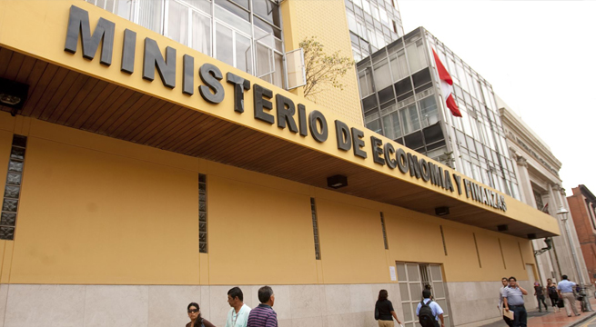 Gran parte de la Reserva de Contingencia se destinó a compra de vacunas, afirma el MEF