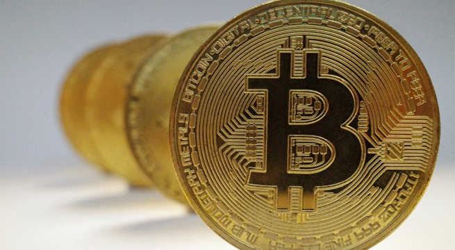 Repentina caída de las criptomonedas lleva al bitcóin a su mínimo en tres semanas