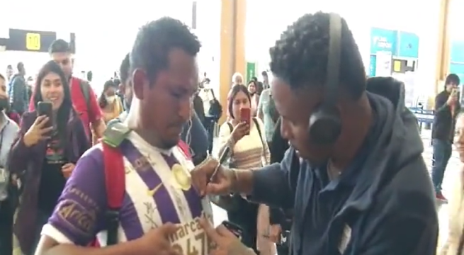 Jefferson Farfán: “La gente sí sabe reconocer, no como ustedes (periodistas)”