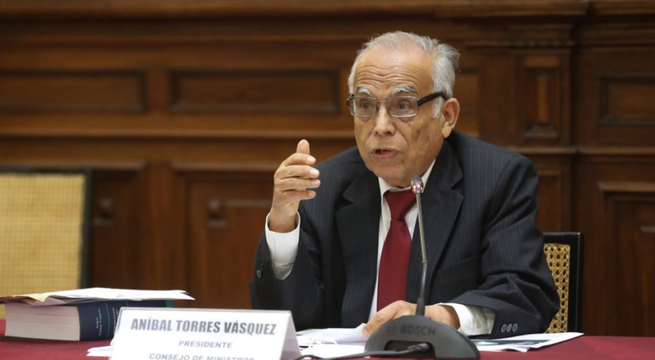 Aníbal Torres reconoce haber incumplido norma de conducta al hablar con el exministro Bobbio
