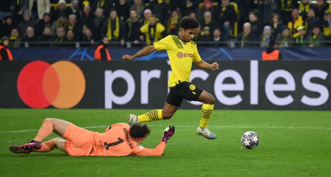 Borussia Dortmund venció 1-0 al Chelsea en los octavos de final de la Champions League