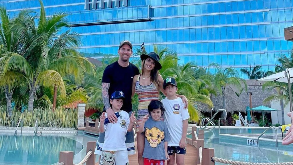 ¡ASCENSOR PARA AUTOS Y 6 PISCINAS!: Lionel Messi vivirá en lujosa residencial de Miami junto a su familia. 