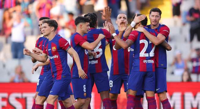 Quién es el arquero peruano que estuvo en la banca del Barcelona contra Porto