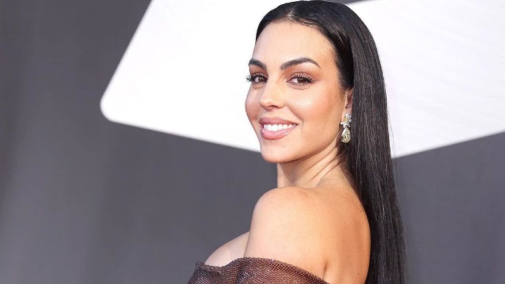 Georgina Rodríguez: prensa iraní generó polémica tras eliminar parte de su cuerpo en foto