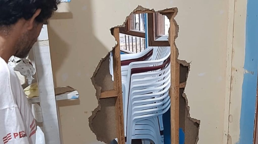 Delincuentes roban 46 tablets y otros equipos informáticos de colegio 