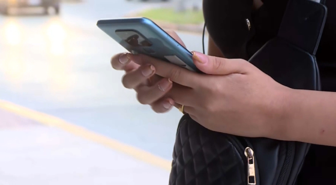 Prohíben uso de celulares en colegios de Brasil