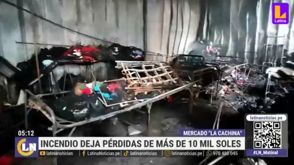 Arequipa: incendio de gran magnitud consumió puestos de mercado ‘La cachina’