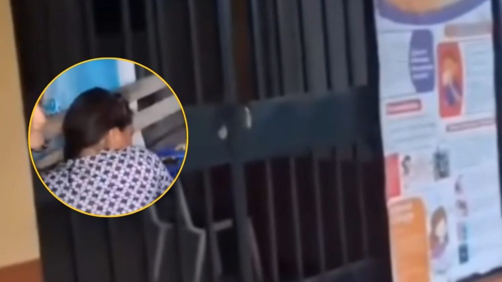 Mujer da a luz en puerta de centro de salud tras encontrarlo cerrado