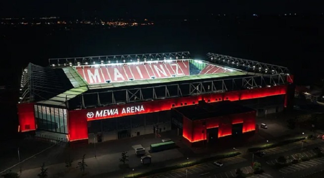 Descubren una bomba de la Segunda Guerra Mundial en estadio fútbol