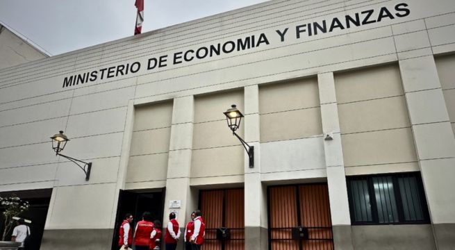 Contraloría interviene al MEF, tras millonaria transferencia al gobierno regional de Ayacucho