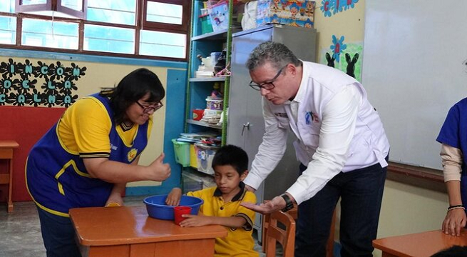 Ministro Morgan Quero resalta papel de las APAFA en reducción de brechas educativas