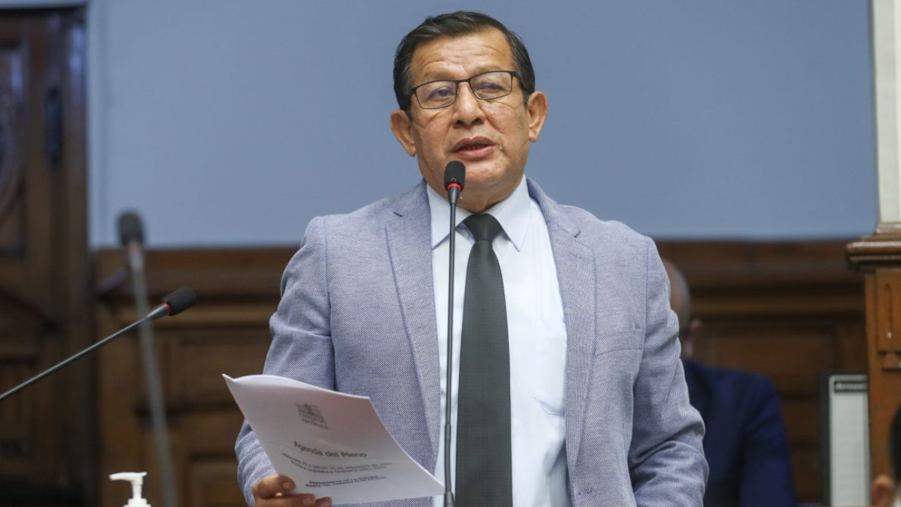 Eduardo Salhuana viajará a China en medio de investigación por presunta red de prostitución en el Congreso
