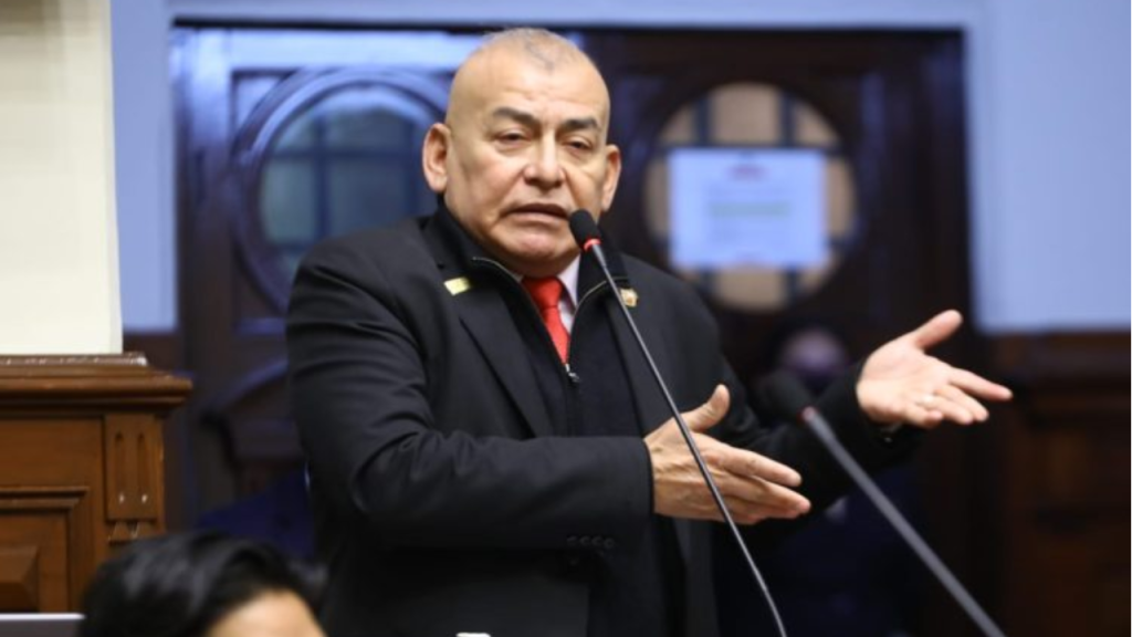 Fiscalía de la Nación denuncia constitucionalmente a José Arriola