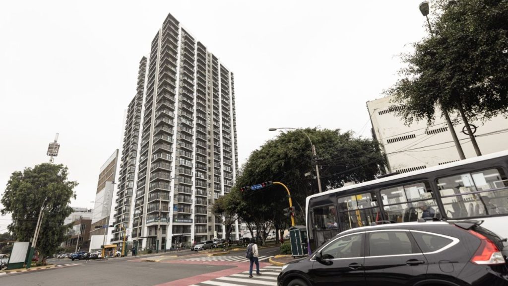 Muni. San Isidro se pronuncia tras reportaje de Punto Final sobre el “negocio” de las viviendas sociales