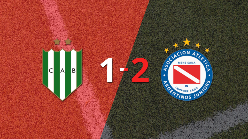 Banfield se quedó con las manos vacías ante Argentinos Juniors y perdió por 2 a 1 tras un gol agónico