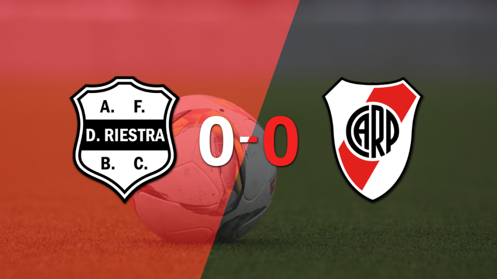 Dep. Riestra y River Plate terminaron sin goles