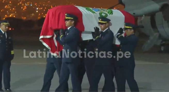 Restos de piloto Ashley Vargas llegaron a Lima | VIDEO