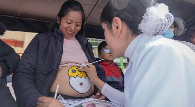 Realizan feria por la Semana de la Maternidad Saludable en Huancavelica y Ayacucho