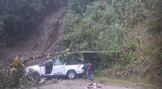 Ayacucho: huaico arrastra camioneta con siete personas hacia abismo en la ruta al Vraem