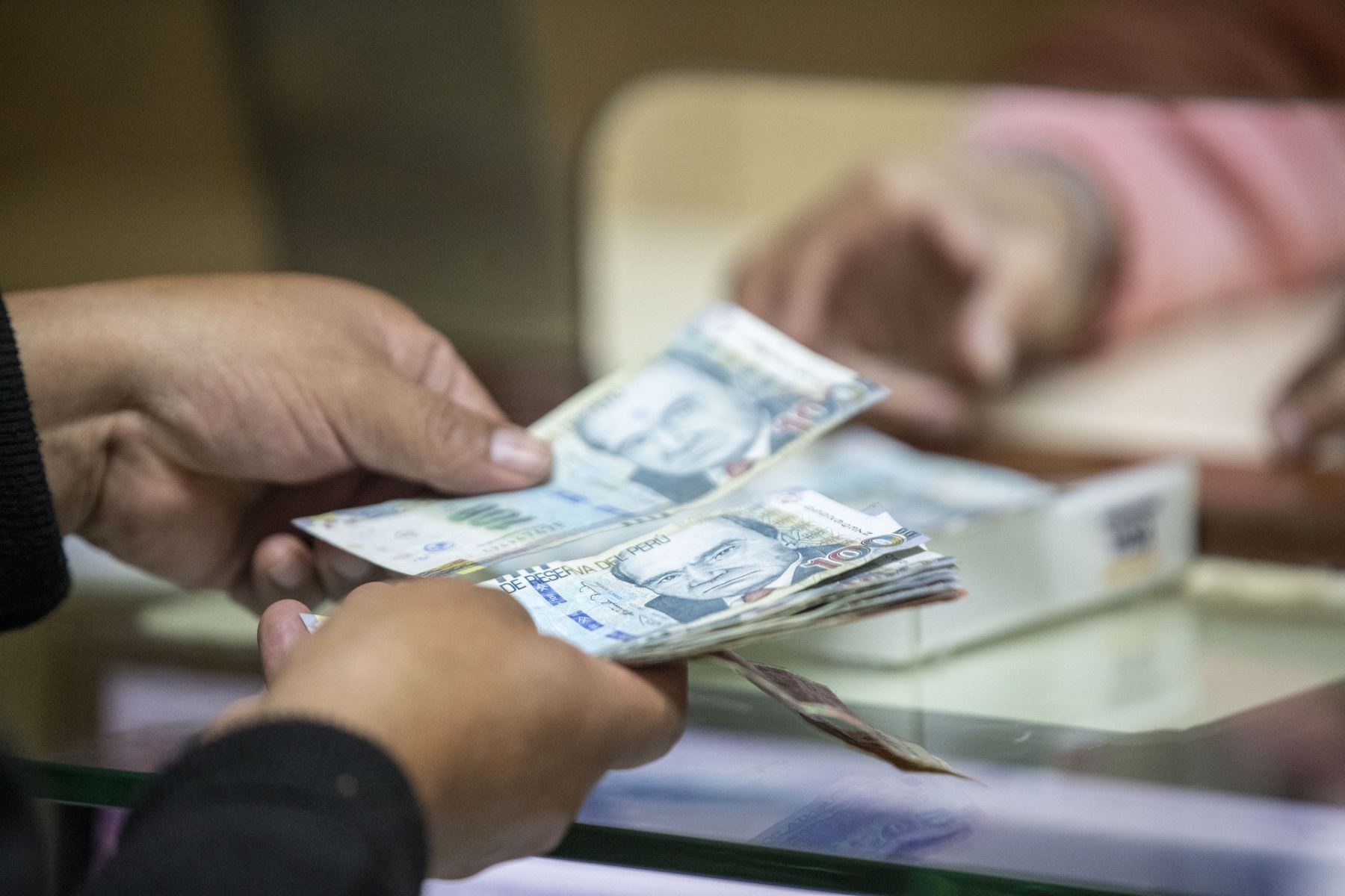 Podemos Perú pide que la Comisión Permanente debata el octavo retiro de AFP