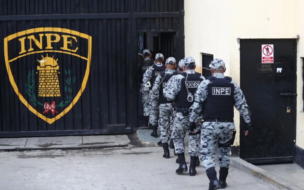 INPE remueve a director y subdirector del penal de Huaral tras fuga de interno