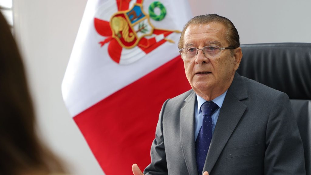 Congreso cita al ministro de Educación para que responda por clases virtuales