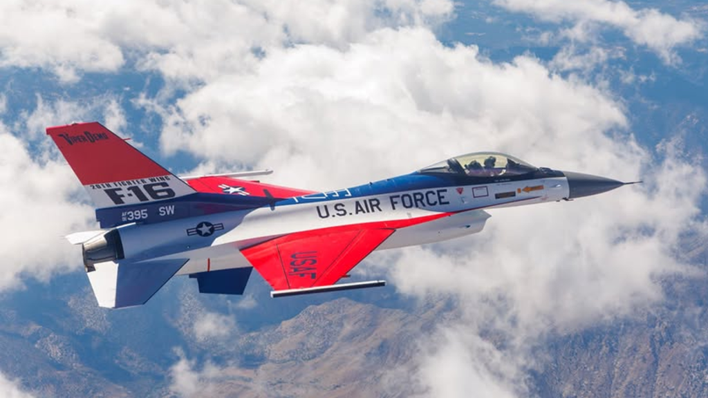 FAP confirma que dos aviones F-16 llegaron al Perú para participar en festival