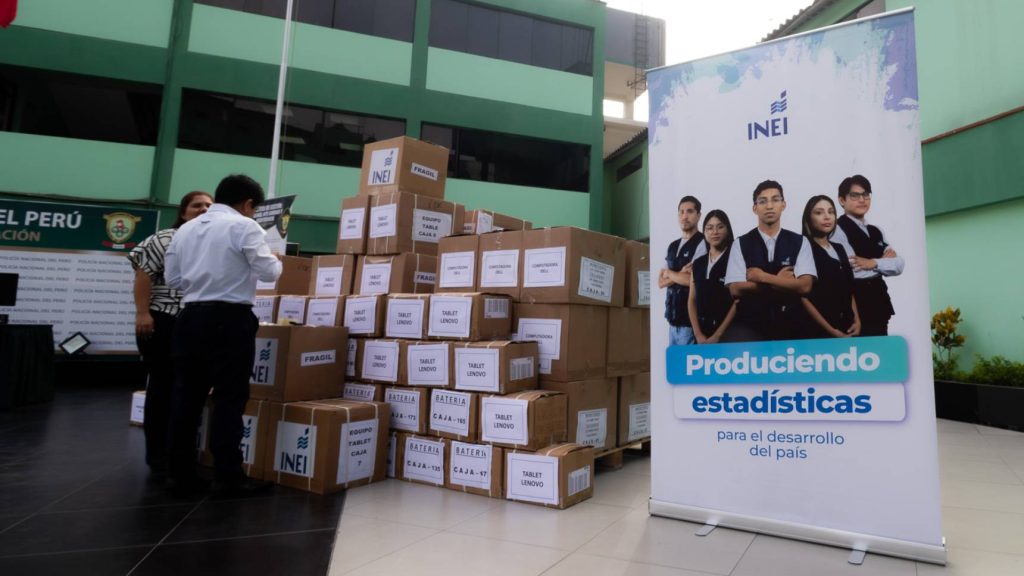 INEI transfiere 7,346 tabletas electrónicas a la PNP para fortalecer gestión en materia de seguridad ciudadana