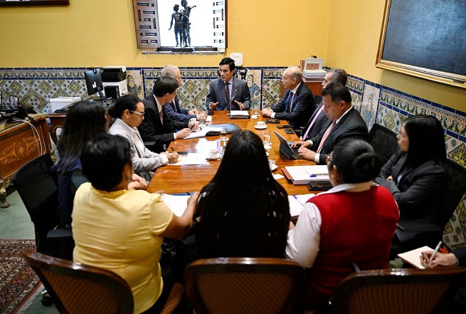 Cancillería conversa con embajador de Rusia por situación de peruanos fallecidos en la guerra contra Ucrania