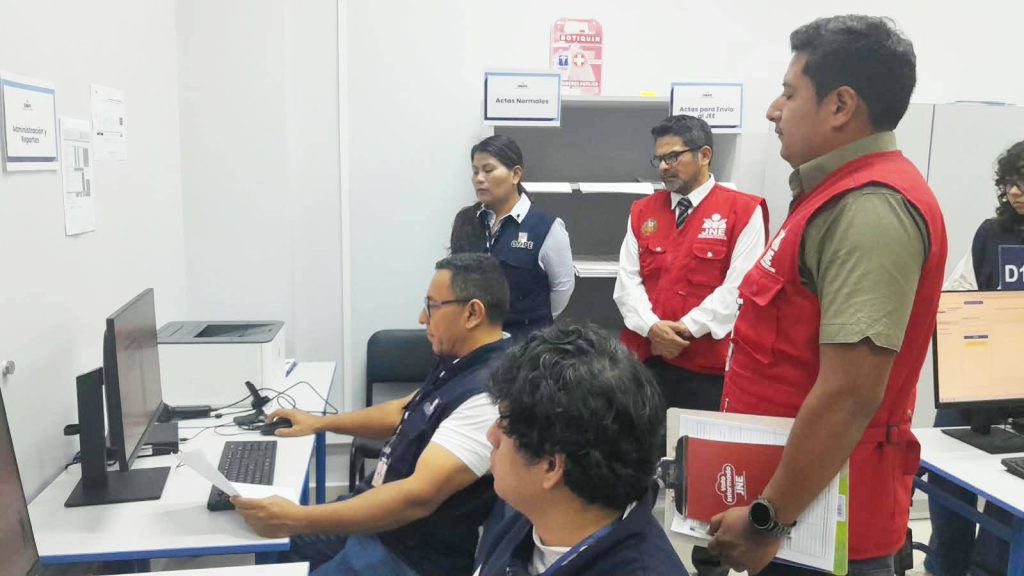 Los 125 centros de cómputo de la ONPE realizaron exitosa prueba de esfuerzo